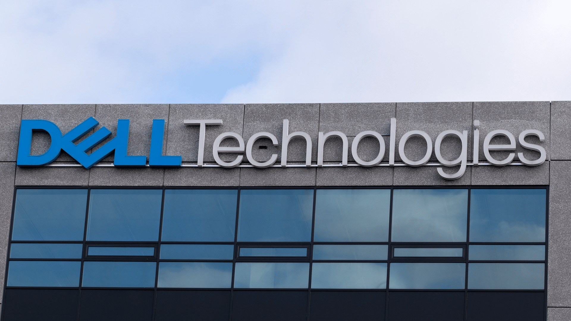 Dell Technologies (DELL) Target Raised as Mizuho Highlights Growing AI Server Business